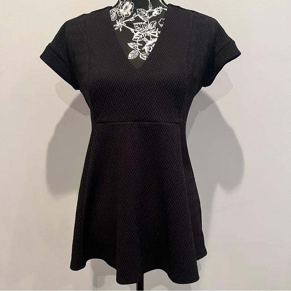 A Pea in the Pod Black Maternity Top Size M - Picture 1 of 4